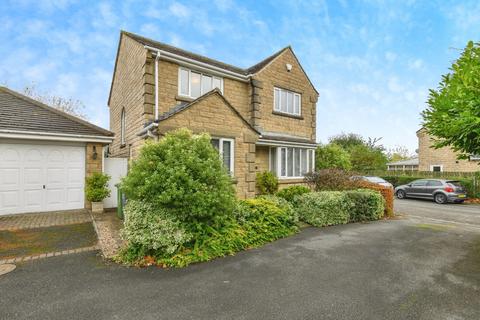 4 bedroom detached house for sale, Spinners Way, Cleckheaton BD19