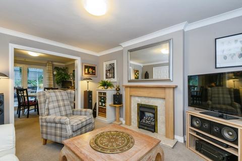 4 Spinners Way, Scholes, Cleckheaton, BD19 6NW