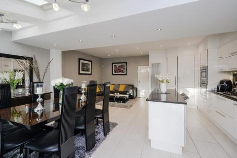 4 bedroom end of terrace house for sale, Kenley Road, London SW19