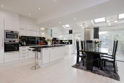 4 bedroom end of terrace house for sale, Kenley Road, London SW19