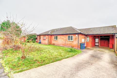 2 bedroom bungalow to rent, Dane Close, Buckinghamshire HP7