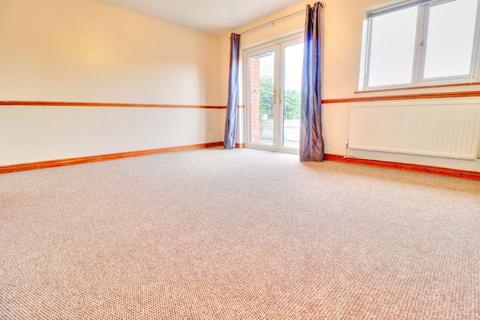 2 bedroom bungalow to rent, Dane Close, Buckinghamshire HP7