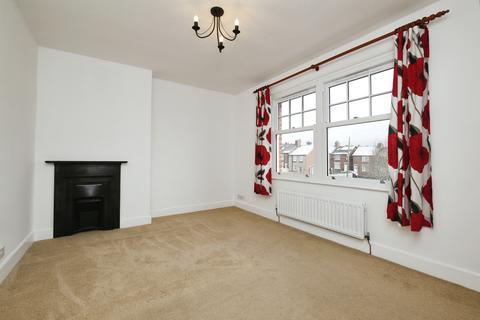 3 bedroom terraced house to rent, Bow Street, Durham DH6