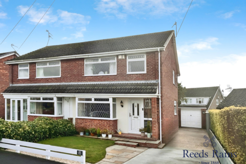 3 bedroom semi-detached house for sale, Hall Road, Hull HU11