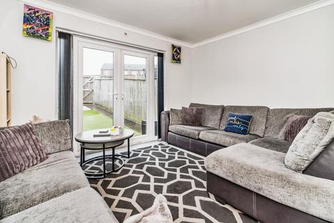 3 Bottomley Side, Manchester, M9 8EZ
