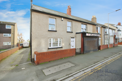 3 bedroom end of terrace house for sale, Vale Road, Denbighshire LL18