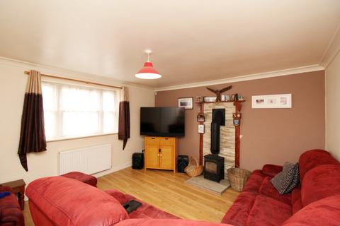 3 bedroom end of terrace house for sale, Vale Road, Denbighshire LL18