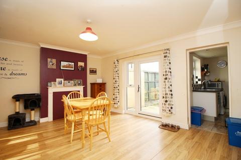 3 bedroom end of terrace house for sale, Vale Road, Denbighshire LL18