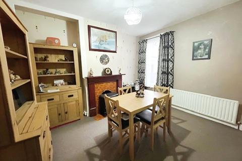 2 bedroom terraced house to rent, Dale Street, Kent ME4