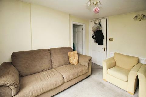 3 bedroom flat to rent, Egham Hill, Surrey TW20