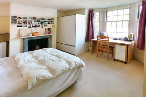 3 bedroom flat to rent, Egham Hill, Surrey TW20