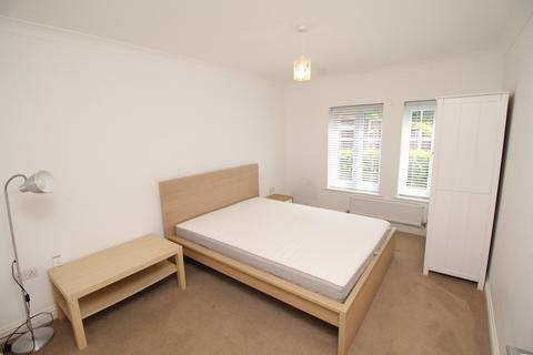 2 bedroom flat to rent, Beckingham Metro Station Road, Surrey TW20