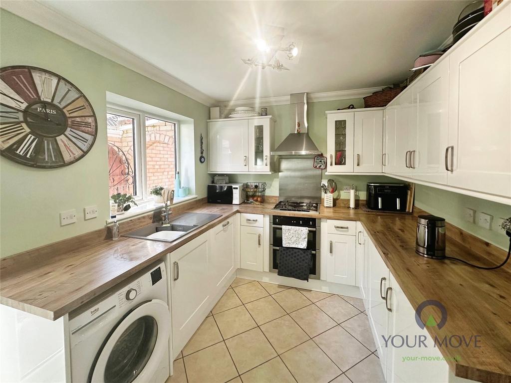 Re Fitted Kitchen