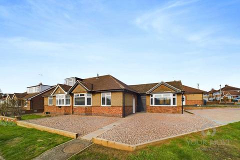 3 bedroom bungalow for sale, Thornby Drive, Kingsthorpe Village, West Northamptonshire NN2