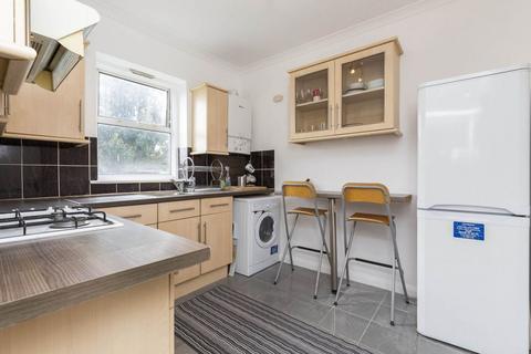 2 bedroom flat to rent, E8