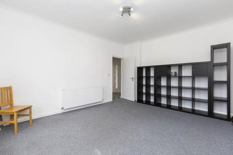 2 bedroom flat to rent, E8