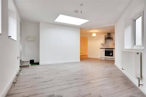 3 bedroom flat for sale, Silverdale Road, Kent TN4