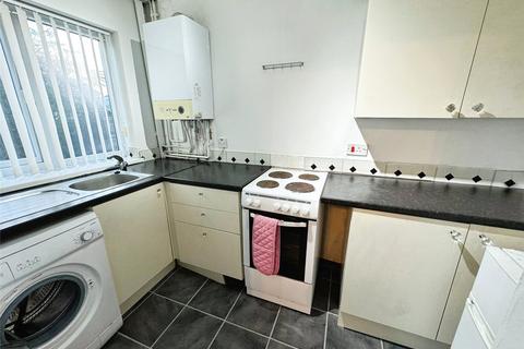 2 bedroom terraced house to rent, Newholme Gardens, Manchester M28