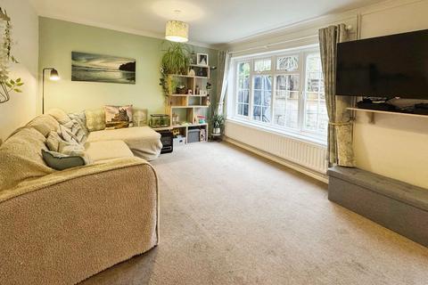 20 Combeland Road, Minehead, TA24 6BT