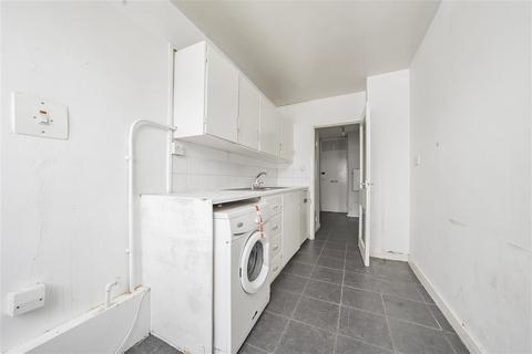 Studio for sale, Somborne House, Fontley Way, London