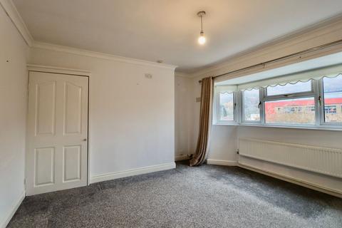 2 bedroom apartment to rent, Risca Road, Cross Keys, NP11