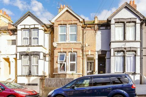 1 bedroom ground floor flat for sale, Meadow Bank Road, Chatham, Kent