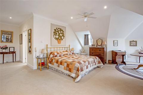 2 bedroom penthouse for sale, St. Georges Avenue, Weybridge, Surrey, KT13