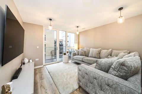 1 bedroom flat for sale, Baltic Avenue, Brentford TW8