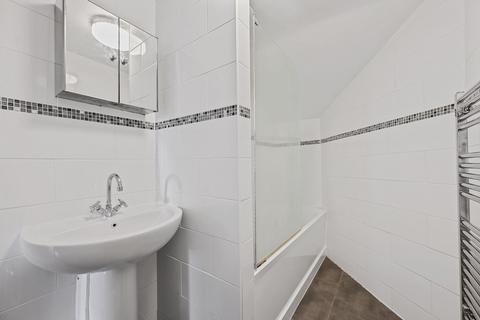 102 Browning Avenue, Worcester Park, KT4 8LB