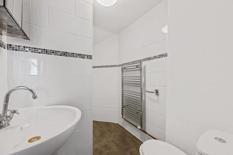 102 Browning Avenue, Worcester Park, KT4 8LB