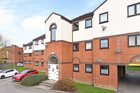 2 bedroom flat for sale, Beckside Gardens, Melrosegate, York, YO10