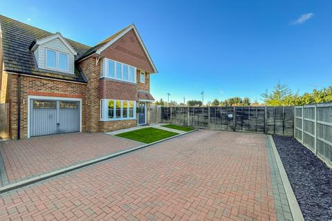 4 bedroom detached house for sale, Nuthatch Place, Rainham, Gillingham, ME8