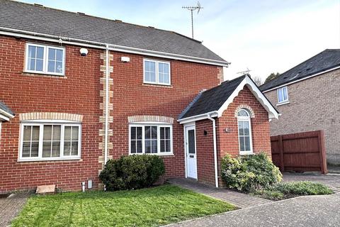 2 bedroom semi-detached house to rent, Rushmoor Drive, CM7