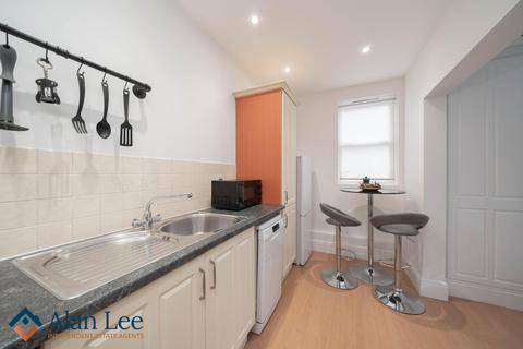 1 bedroom flat for sale, Flat 6, Upton Mount, 125 Prestbury Road, Macclesfield, SK10 3DA