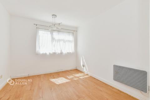 2 bedroom apartment to rent, Hornbeam Road Buckhurst Hill IG9