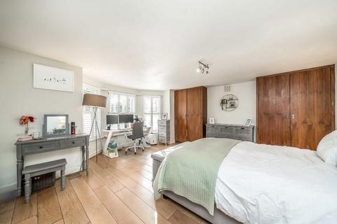 1 bedroom flat for sale, St. James Terrace, London SW12