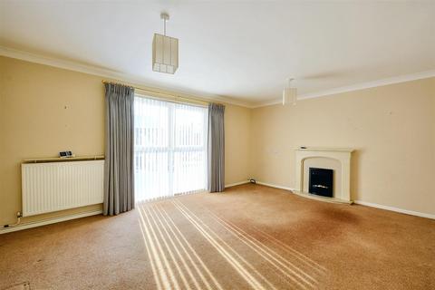 2 bedroom maisonette for sale, The Cedars