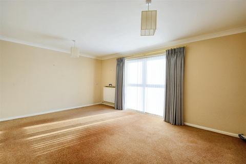 2 bedroom maisonette for sale, The Cedars