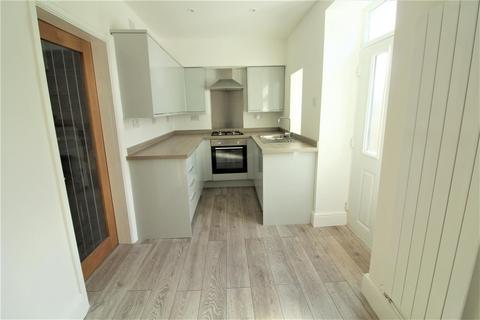 2 bedroom cottage to rent, Station Road, LS18