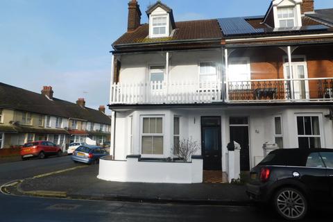 6 bedroom house share to rent, Russell Road, Felixstowe.