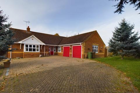 3 bedroom bungalow for sale, Severals Court, Downham Market PE38