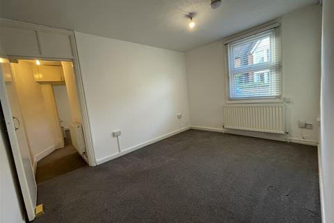 1 bedroom flat to rent, Merton Road, Bedford