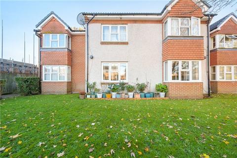 33 Heatherwood Drive, Hayes, UB4 8TN