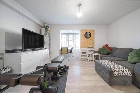 33 Heatherwood Drive, Hayes, UB4 8TN