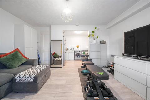 33 Heatherwood Drive, Hayes, UB4 8TN