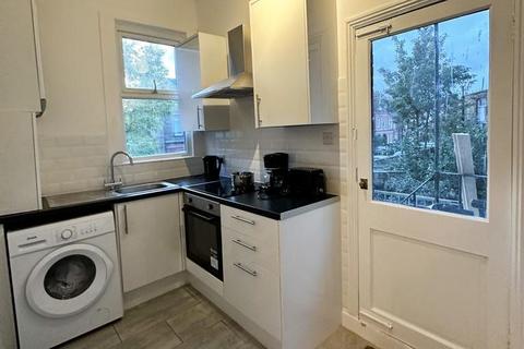 4 bedroom maisonette for sale, Mount Nod Road, London SW16