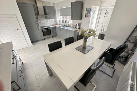 2 bedroom end of terrace house for sale, John Hobbs Close, Dunstable LU5