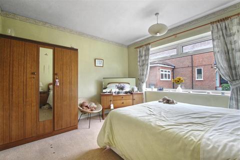 11 Greenall Close, Cheshunt, Waltham Cross, EN8 9HY