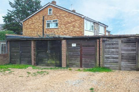 11 Greenall Close, Cheshunt, Waltham Cross, EN8 9HY
