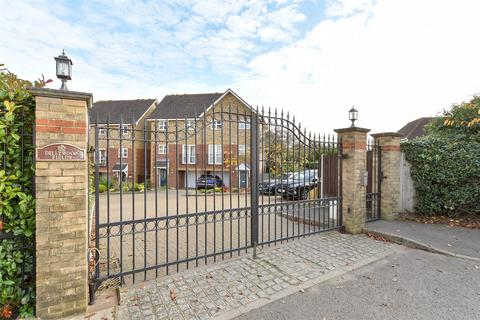 4 bedroom semi-detached house for sale, Dillywood Fields, Rochester, Kent